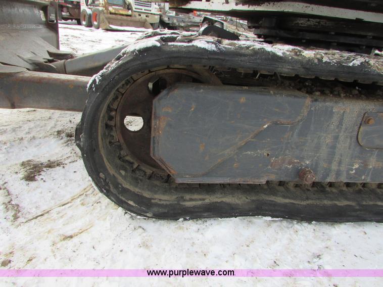 image for item I6611 1998 Bobcat X325 C series compact excavator