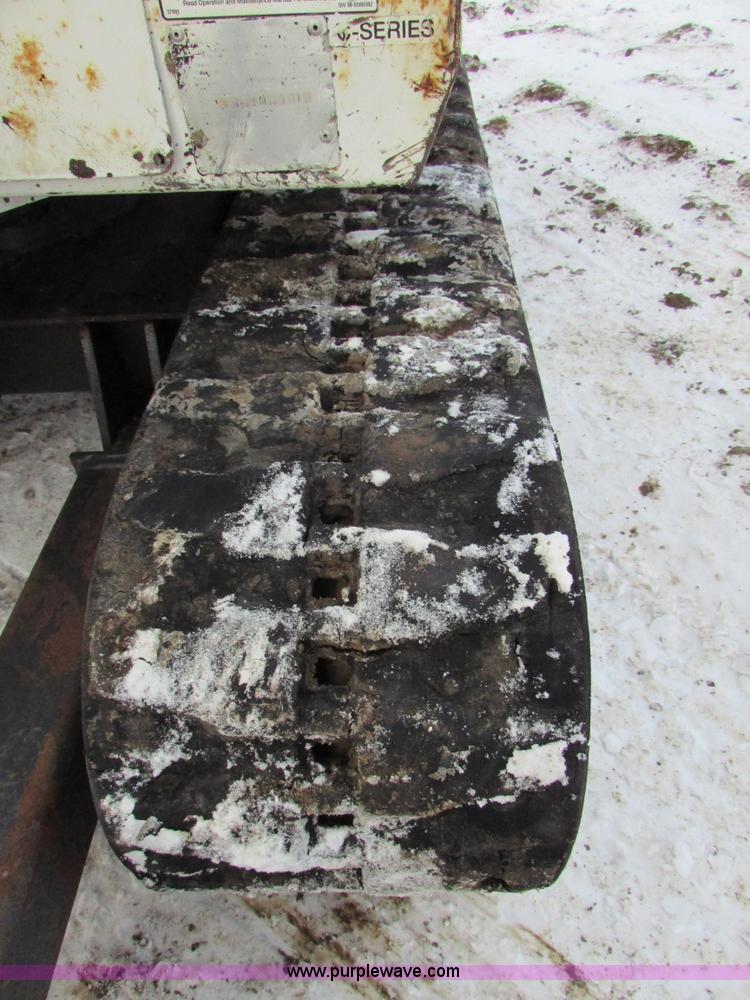 image for item I6611 1998 Bobcat X325 C series compact excavator