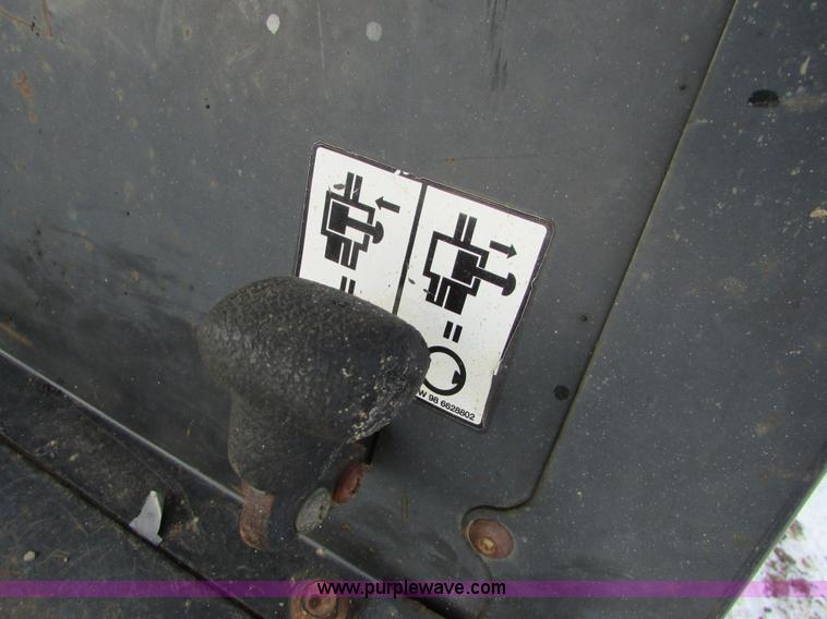 image for item I6611 1998 Bobcat X325 C series compact excavator