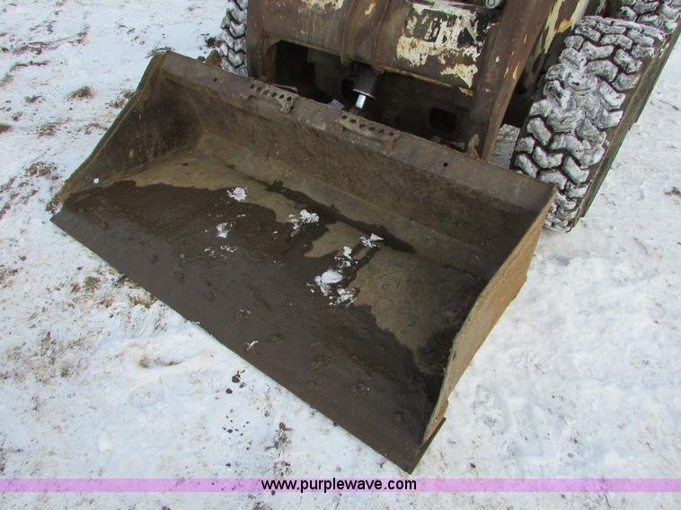 image for item I6612 2000 Bobcat 863 skid steer