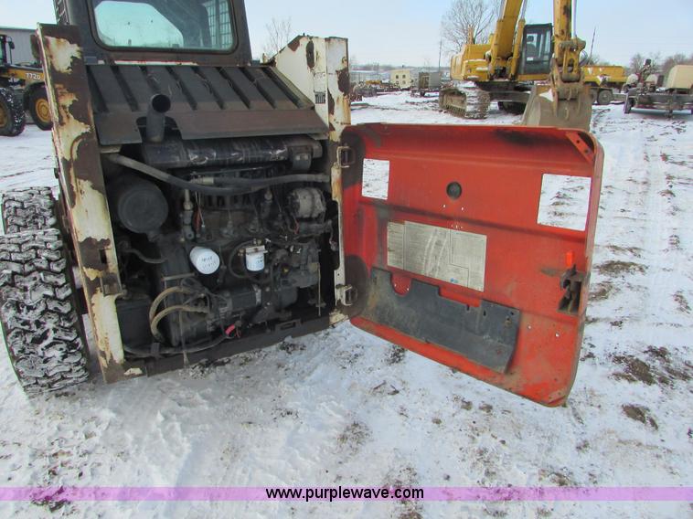 image for item I6612 2000 Bobcat 863 skid steer