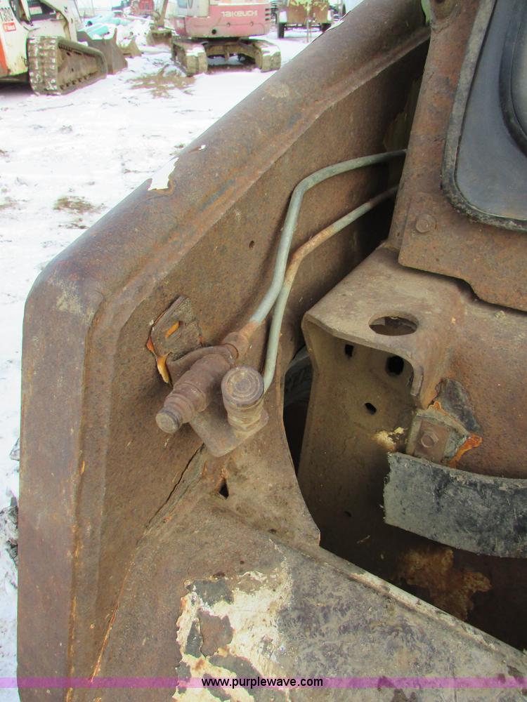 image for item I6612 2000 Bobcat 863 skid steer