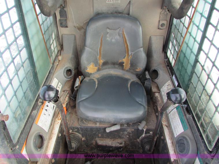 image for item I6612 2000 Bobcat 863 skid steer