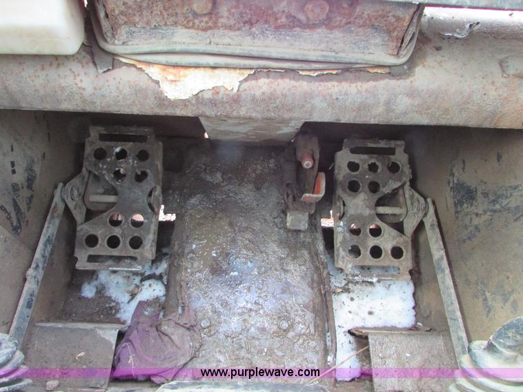 image for item I6612 2000 Bobcat 863 skid steer