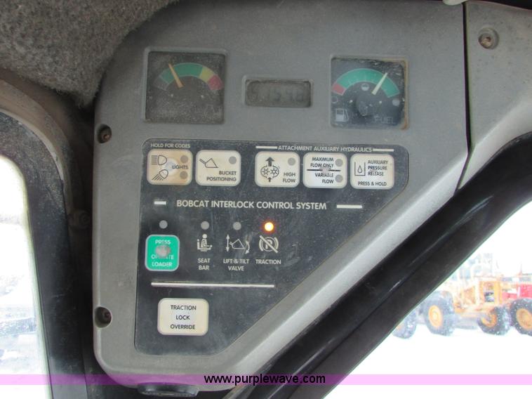 image for item I6612 2000 Bobcat 863 skid steer