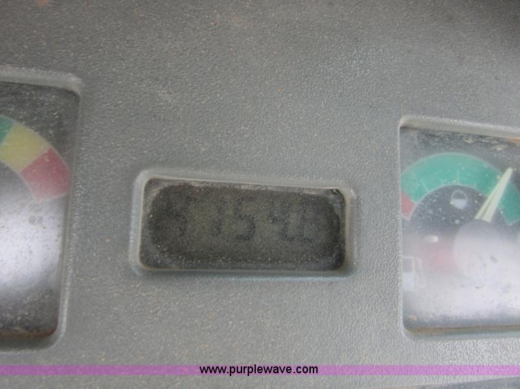 image for item I6612 2000 Bobcat 863 skid steer