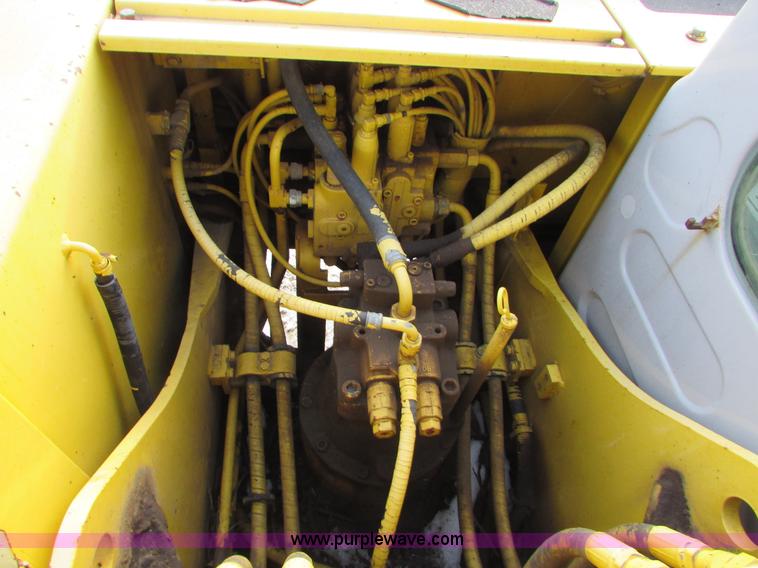 image for item I6613 2001 Kobelco SK-160 LC excavator