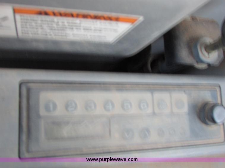 image for item I6613 2001 Kobelco SK-160 LC excavator