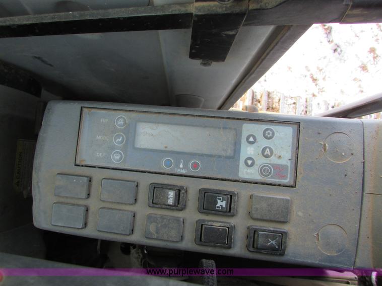 image for item I6613 2001 Kobelco SK-160 LC excavator