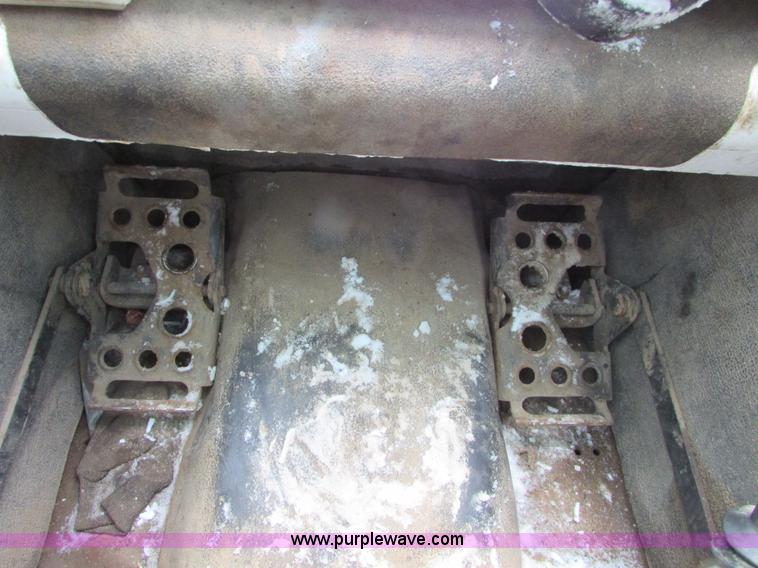 image for item I6614 2010 Bobcat T300 skid steer