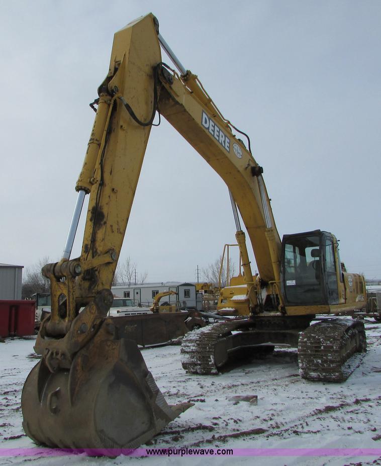 image for item I6615 2005 John Deere 330C LC excavator