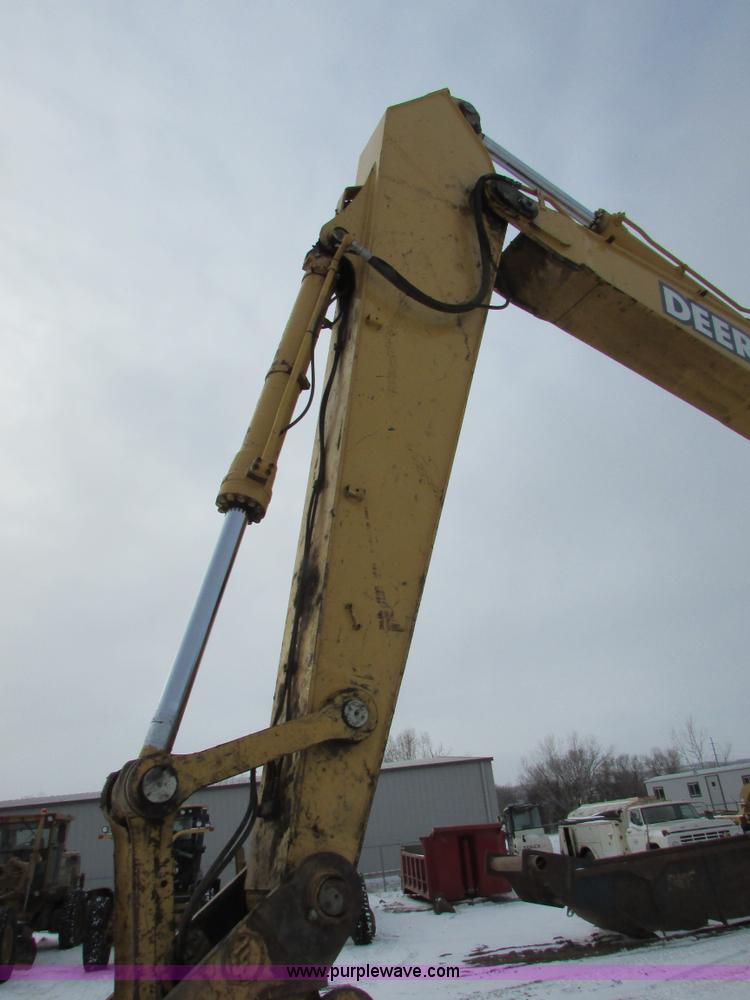 image for item I6615 2005 John Deere 330C LC excavator