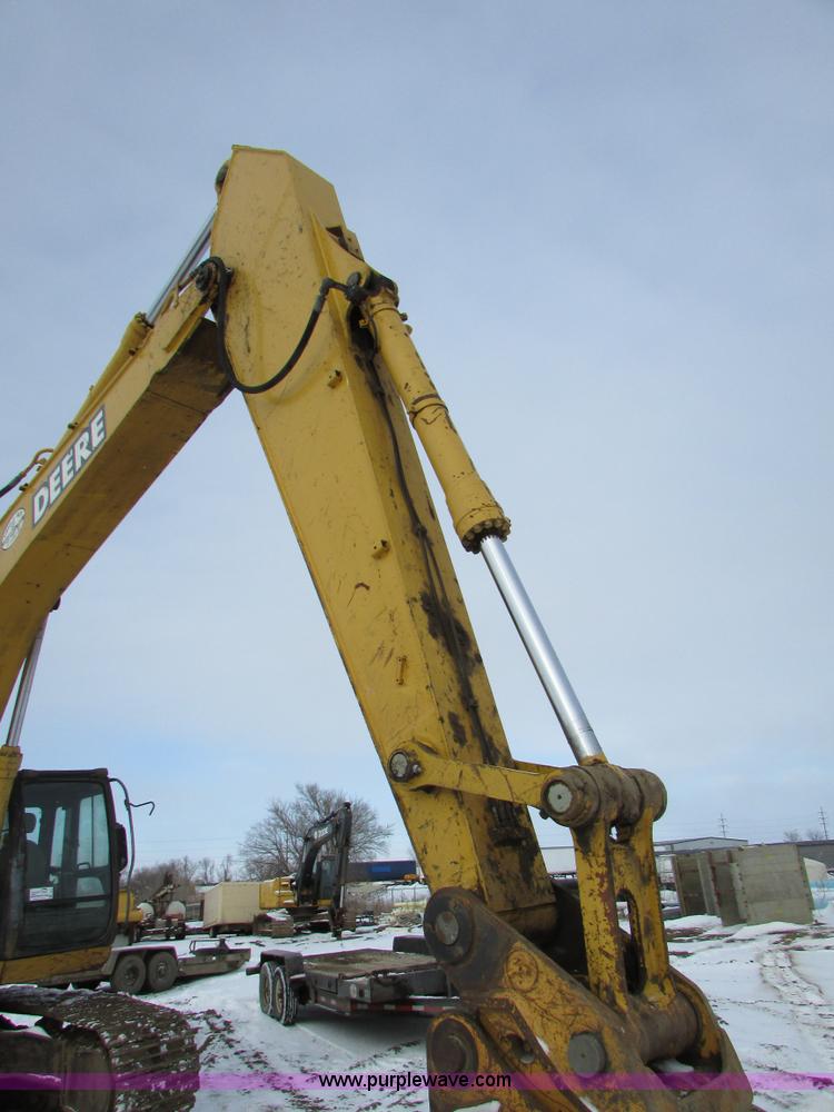 image for item I6615 2005 John Deere 330C LC excavator