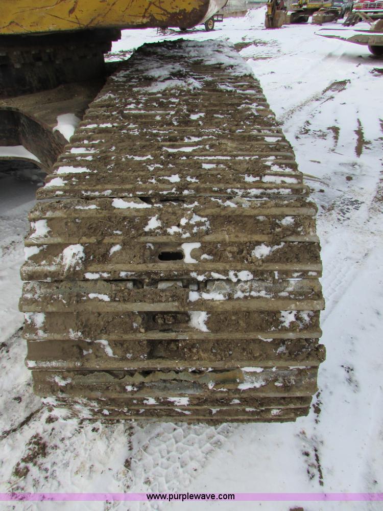 image for item I6615 2005 John Deere 330C LC excavator