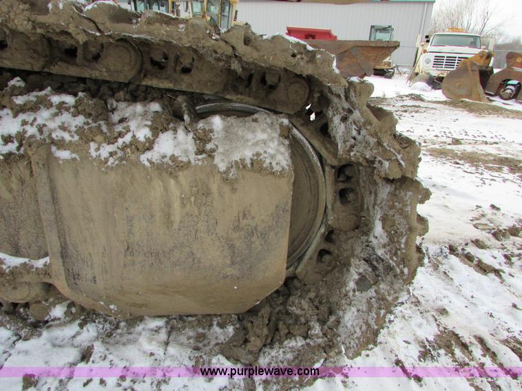 image for item I6615 2005 John Deere 330C LC excavator