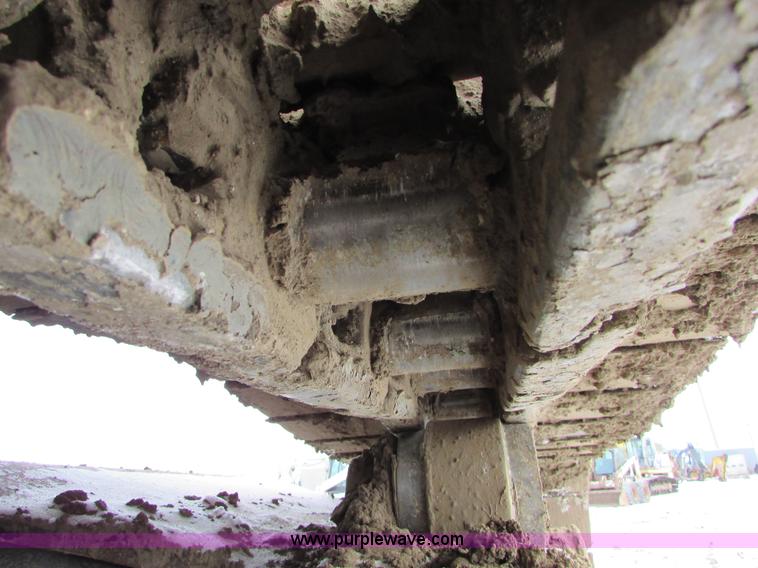 image for item I6615 2005 John Deere 330C LC excavator