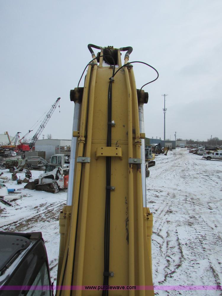 image for item I6615 2005 John Deere 330C LC excavator