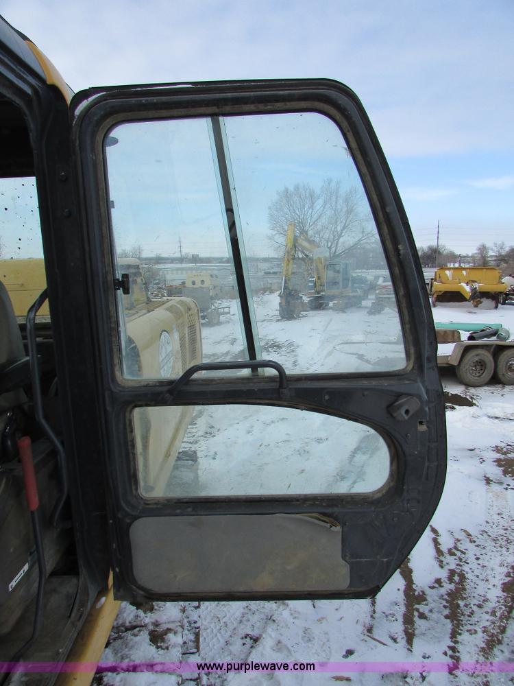 image for item I6615 2005 John Deere 330C LC excavator