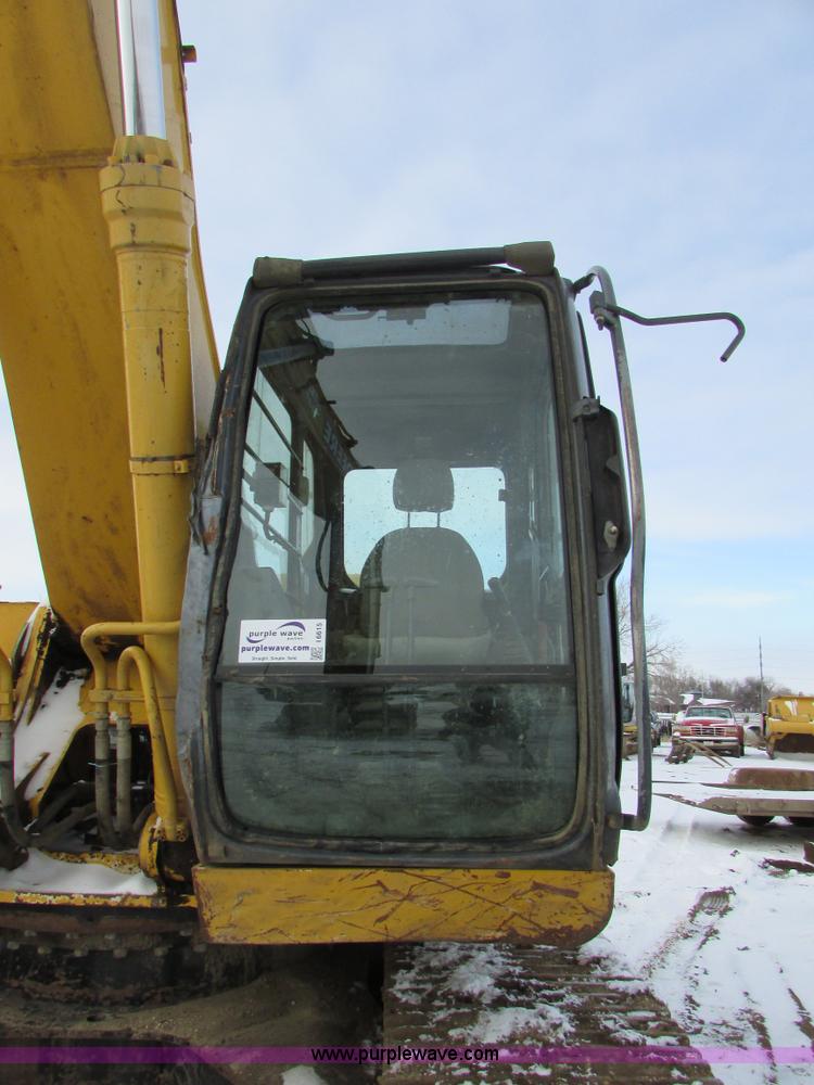 image for item I6615 2005 John Deere 330C LC excavator