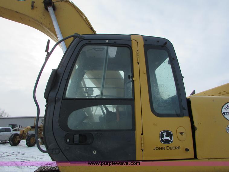 image for item I6615 2005 John Deere 330C LC excavator