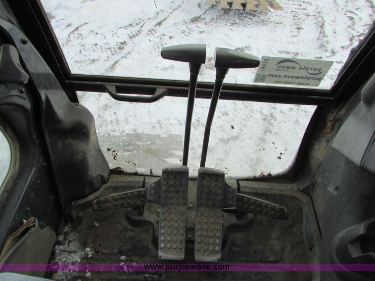 image for item I6615 2005 John Deere 330C LC excavator