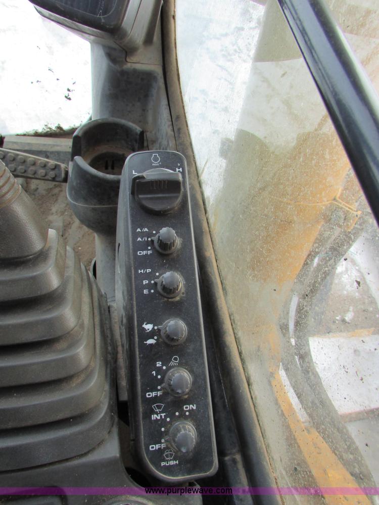 image for item I6615 2005 John Deere 330C LC excavator