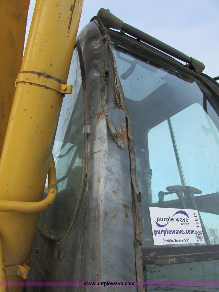 image for item I6615 2005 John Deere 330C LC excavator