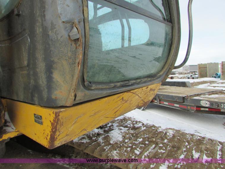image for item I6615 2005 John Deere 330C LC excavator