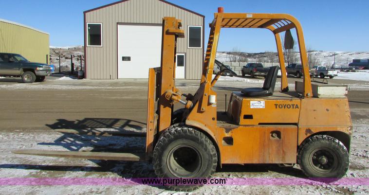 image for item I6655 Toyota 02-2FG40 forklift