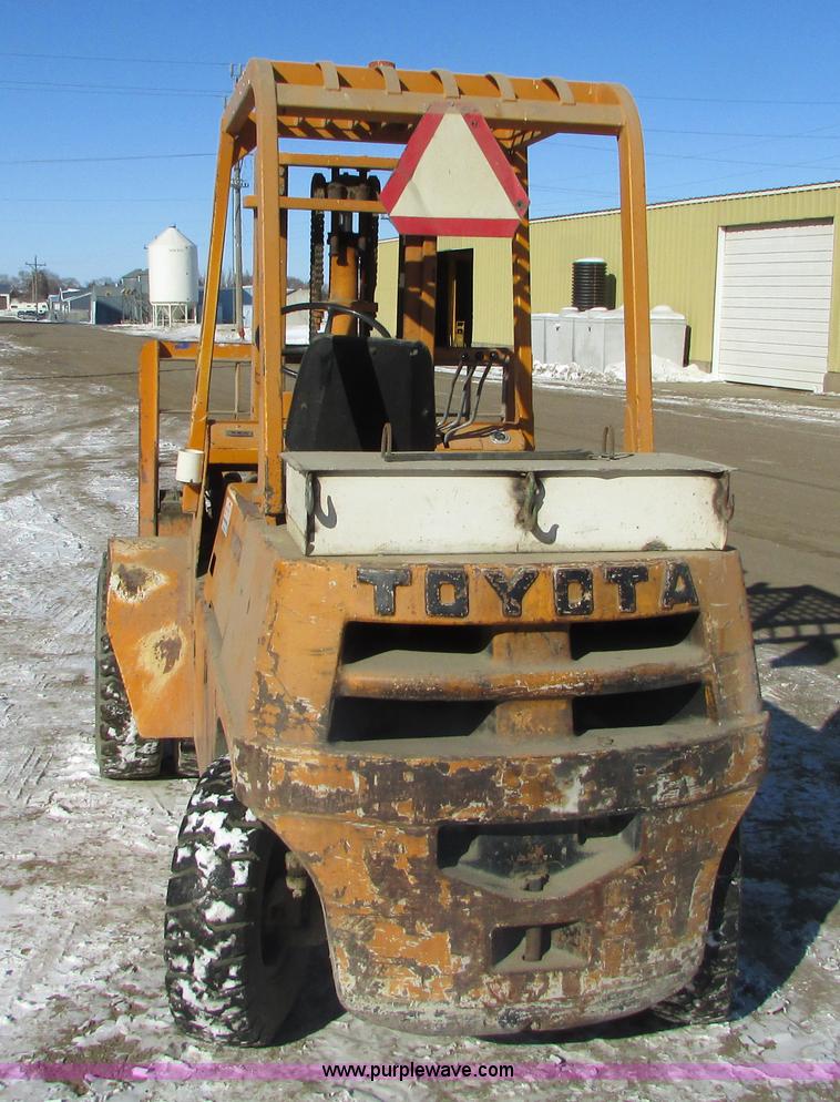 image for item I6655 Toyota 02-2FG40 forklift