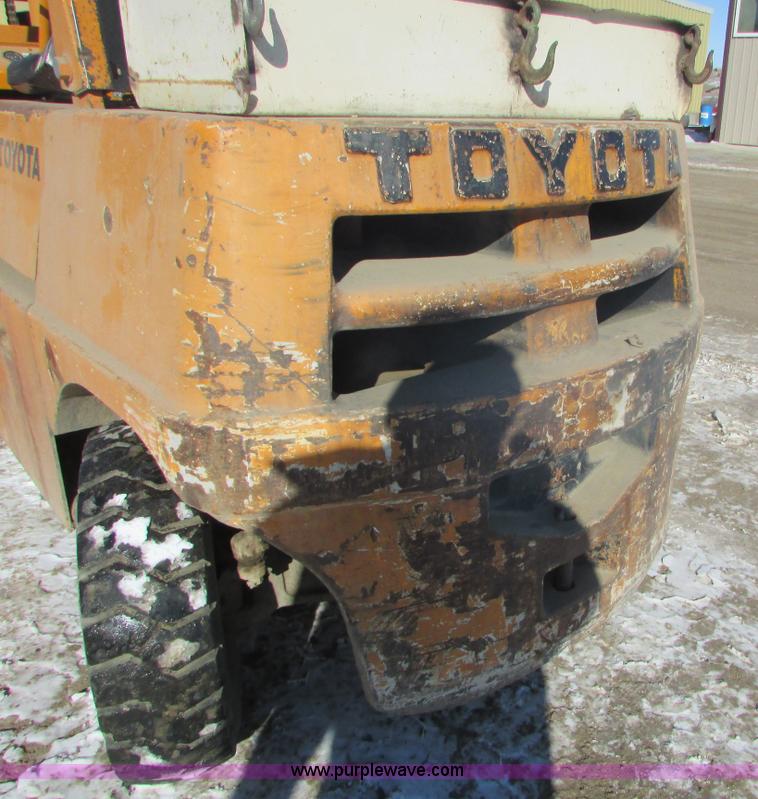 image for item I6655 Toyota 02-2FG40 forklift