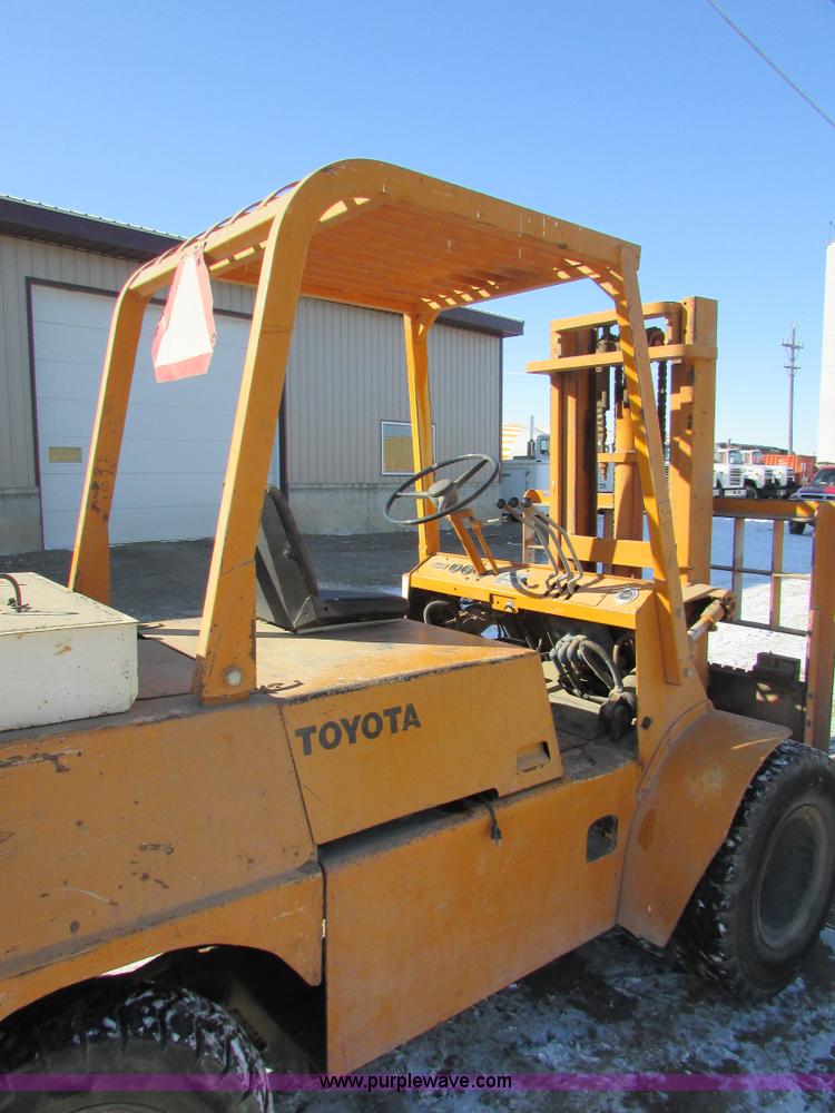 image for item I6655 Toyota 02-2FG40 forklift