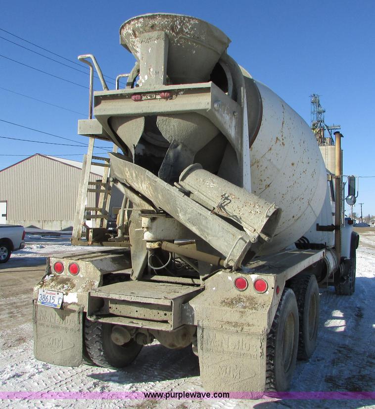 image for item I6656 1989 Ford L9000 mixer truck