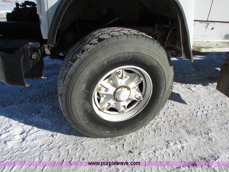 image for item I6656 1989 Ford L9000 mixer truck