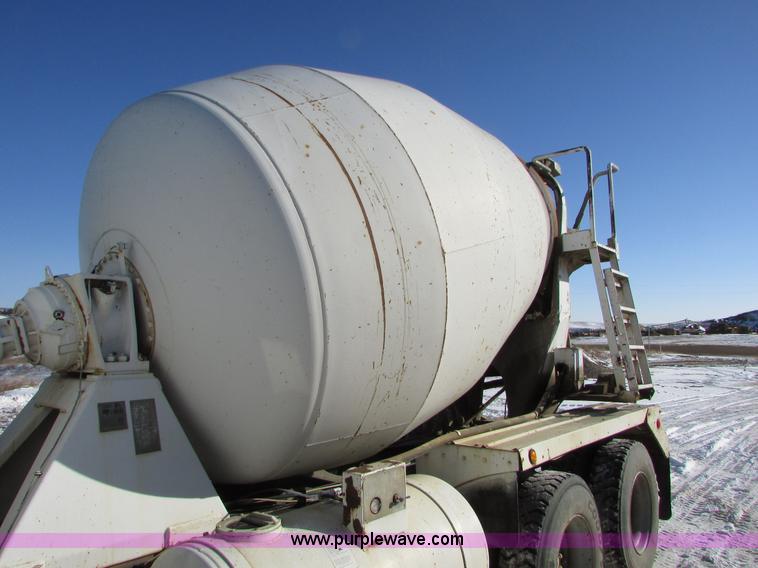 image for item I6656 1989 Ford L9000 mixer truck