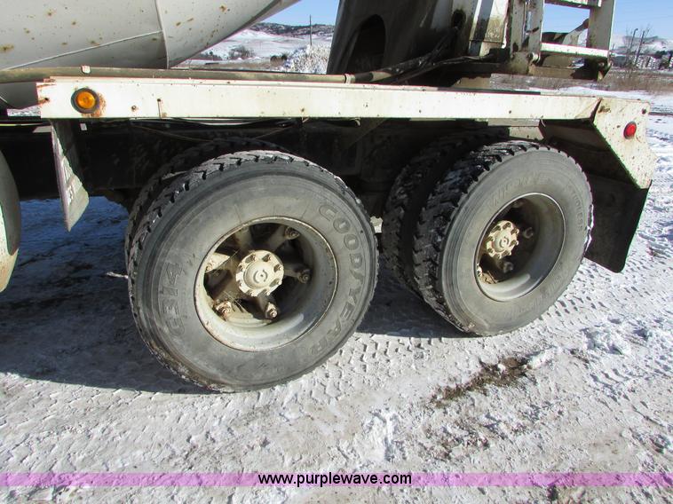 image for item I6656 1989 Ford L9000 mixer truck