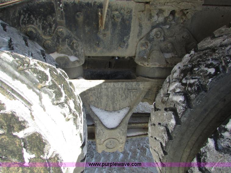 image for item I6656 1989 Ford L9000 mixer truck