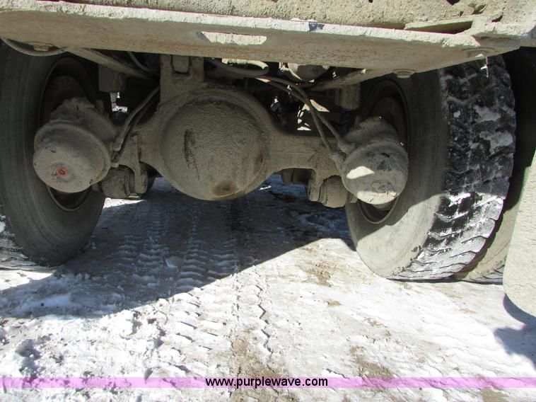 image for item I6656 1989 Ford L9000 mixer truck