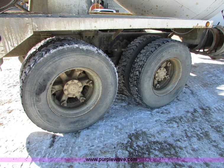 image for item I6656 1989 Ford L9000 mixer truck