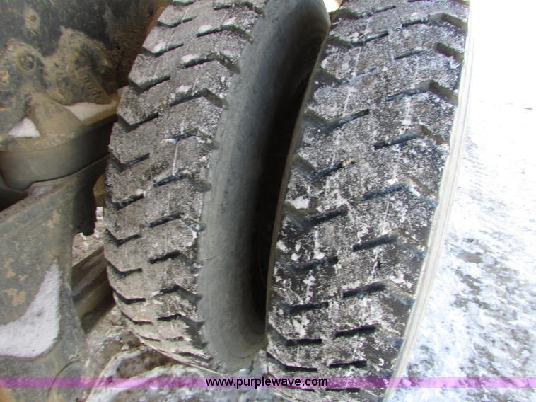 image for item I6656 1989 Ford L9000 mixer truck