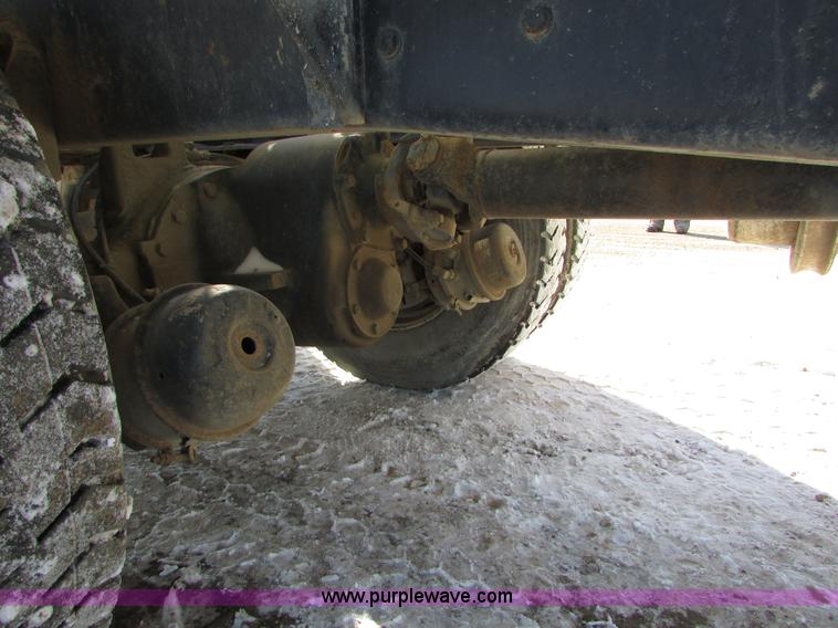 image for item I6656 1989 Ford L9000 mixer truck