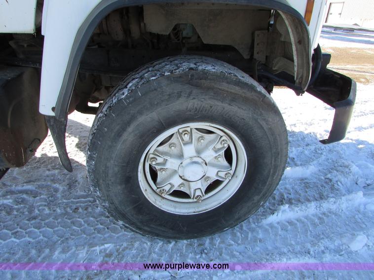 image for item I6656 1989 Ford L9000 mixer truck