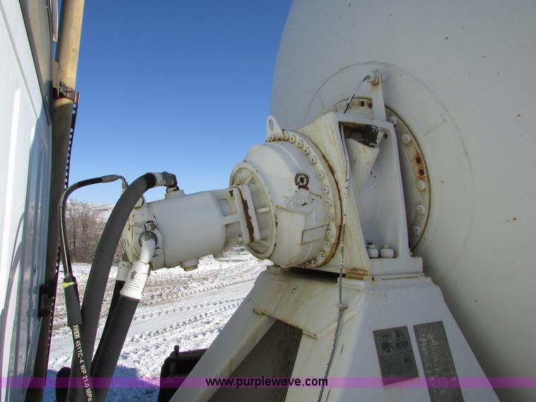 image for item I6656 1989 Ford L9000 mixer truck