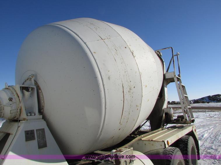 image for item I6656 1989 Ford L9000 mixer truck