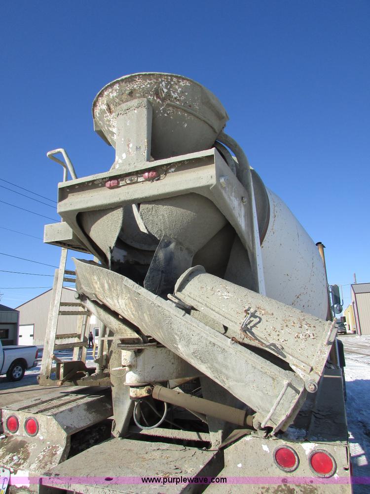 image for item I6656 1989 Ford L9000 mixer truck