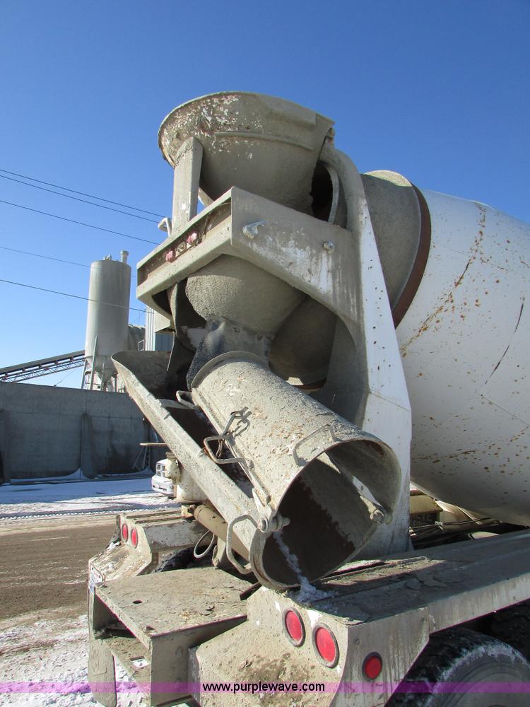 image for item I6656 1989 Ford L9000 mixer truck