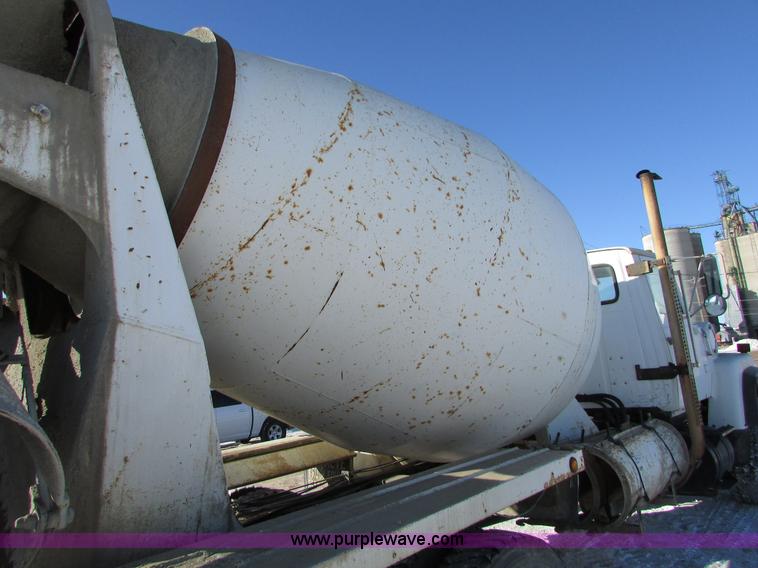 image for item I6656 1989 Ford L9000 mixer truck