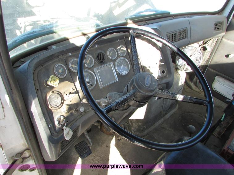 image for item I6656 1989 Ford L9000 mixer truck