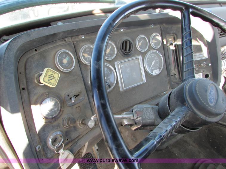 image for item I6656 1989 Ford L9000 mixer truck