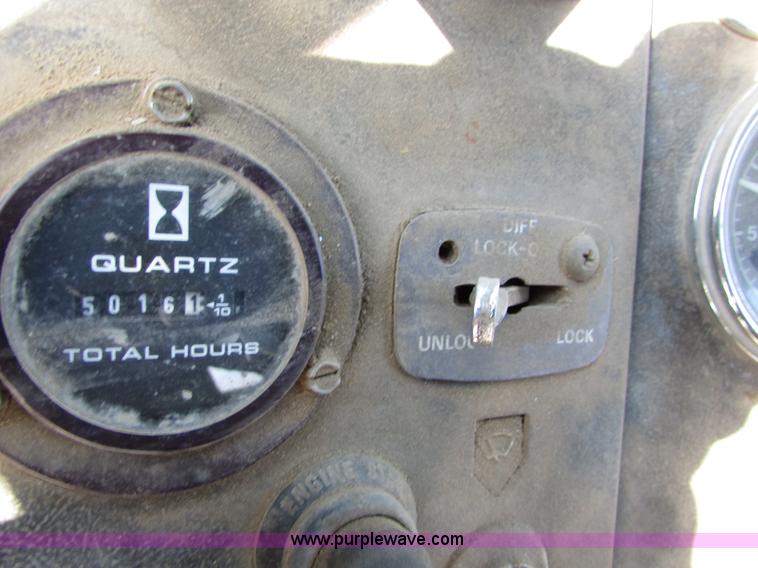 image for item I6656 1989 Ford L9000 mixer truck